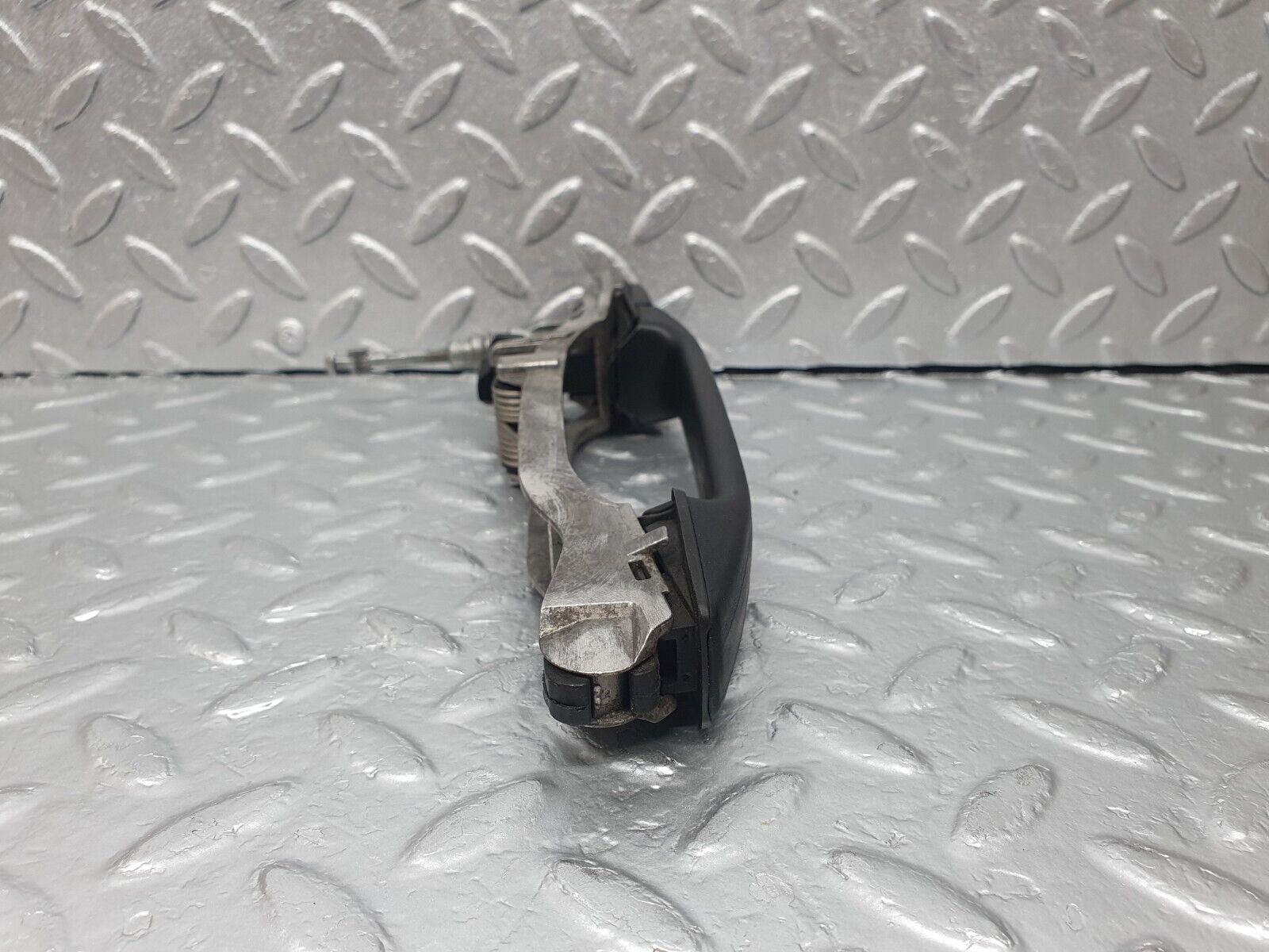 42787 Mercedes-Benz W201 190 2.0L Front Left Door Exterior Handle No Key