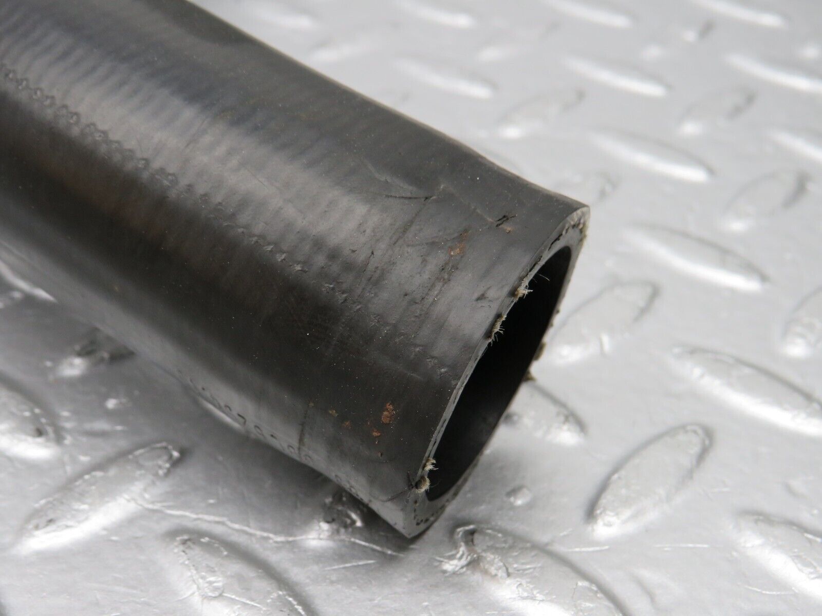 39875 Mercedes-Benz R107 350SL Radiator Hose Pipe 1075010082