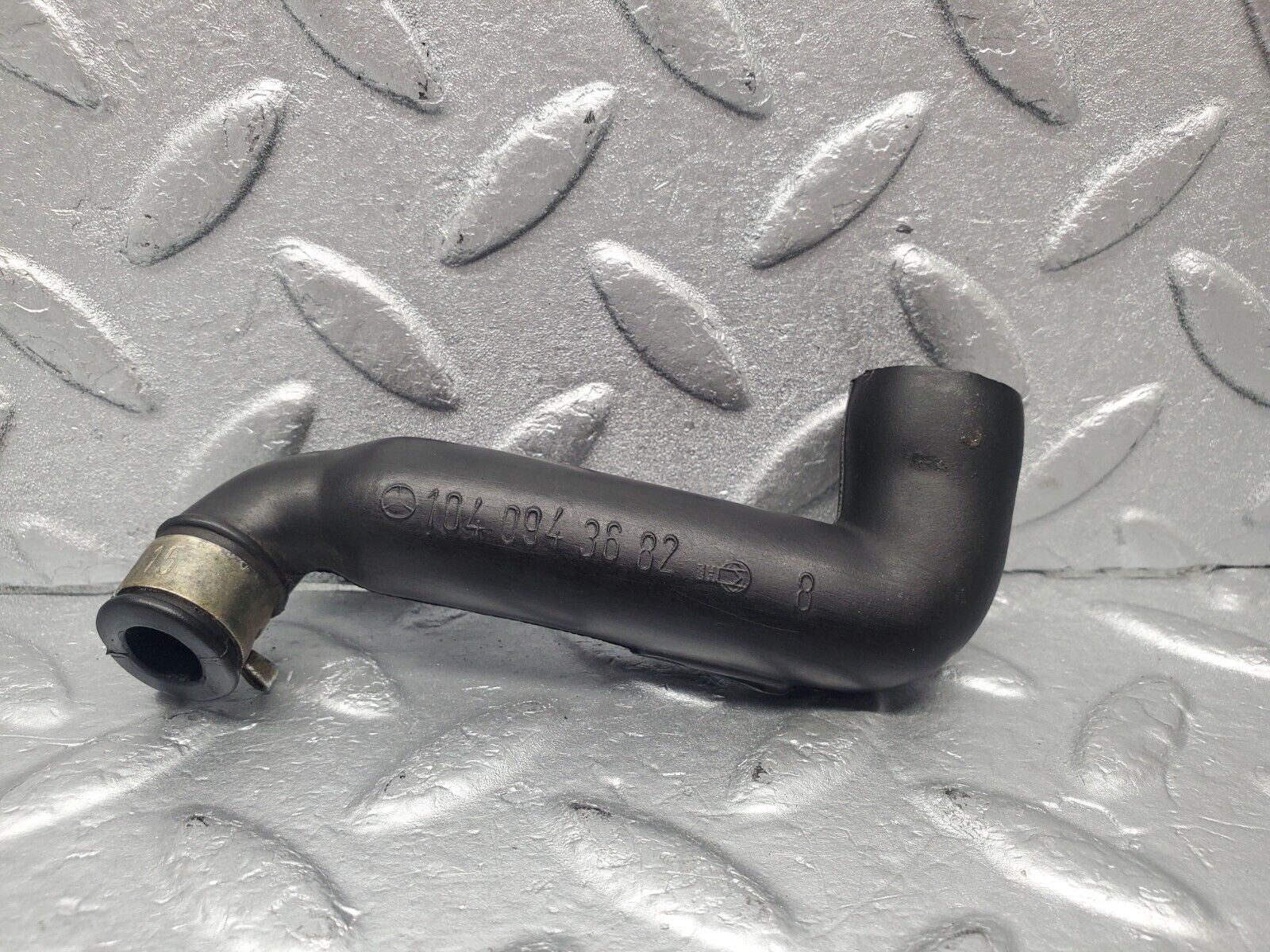 46208 Mercedes-Benz W124 280E Crankcase Breather Hose Pipe 2X 1040943582 1040943682