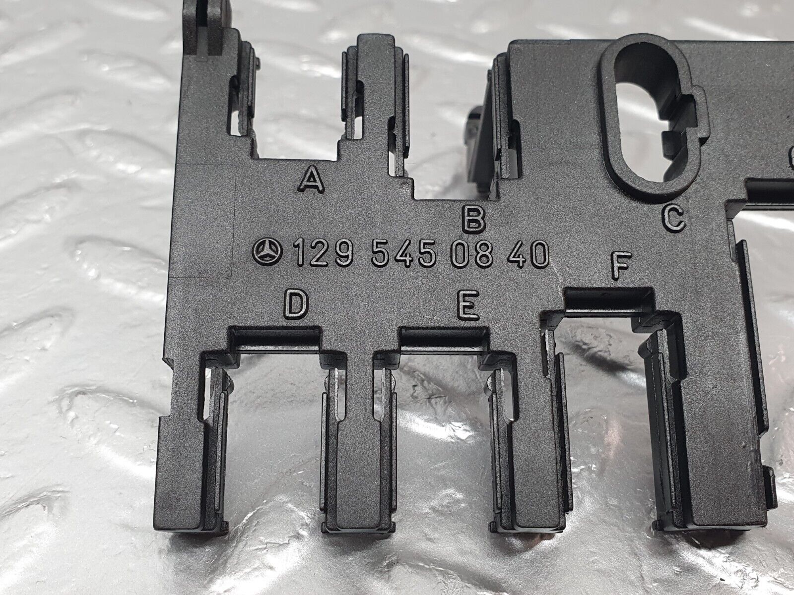 42390 Mercedes-Benz R129 320SL Coupe Fuse Box Cable Mount 1295450840