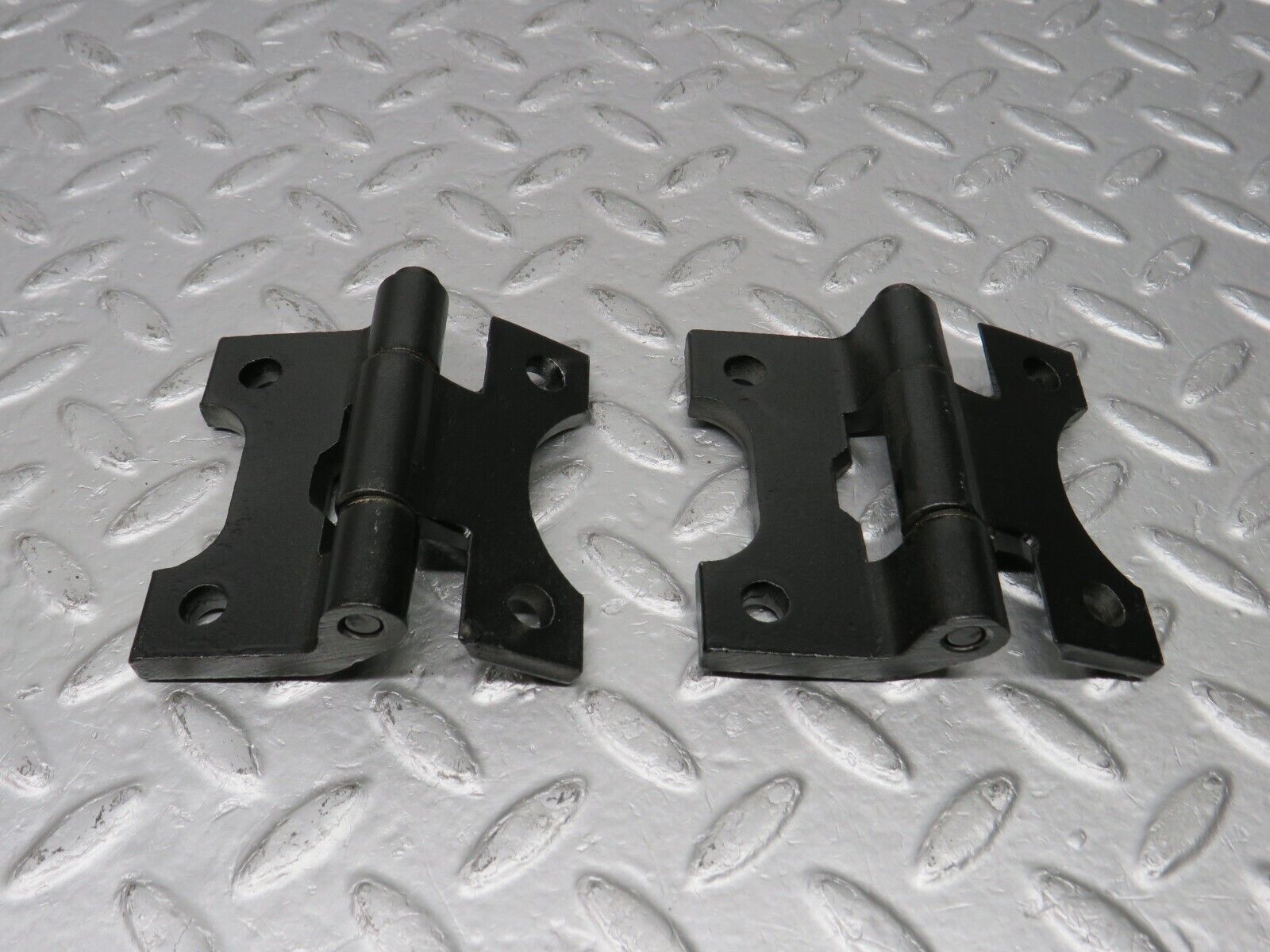 39235 Mercedes-Benz R107 500SL Door Hinge Left Side