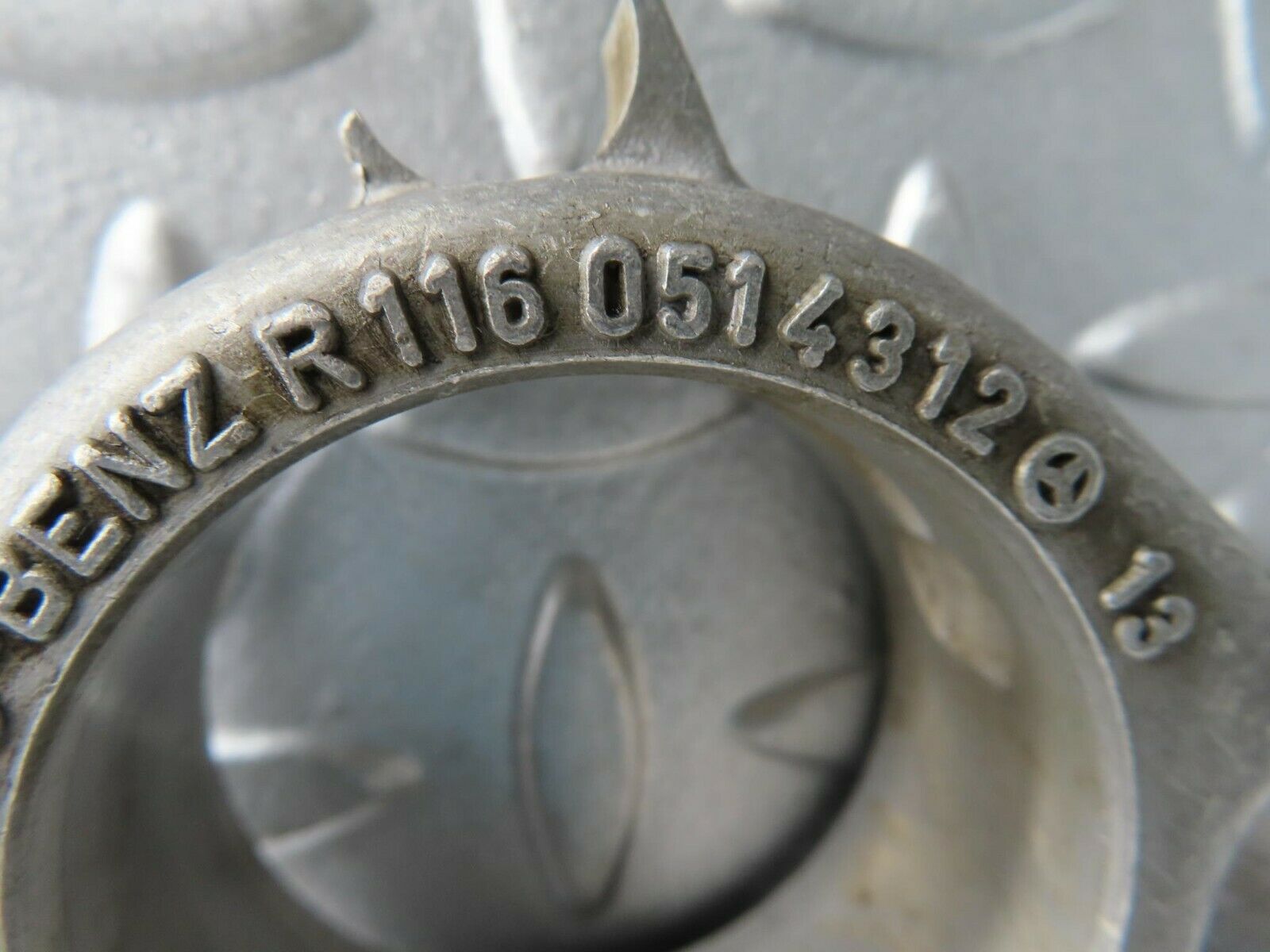 15644 Mercedes-Benz R107 450SL Camshaft Tower Bearing 1160514312