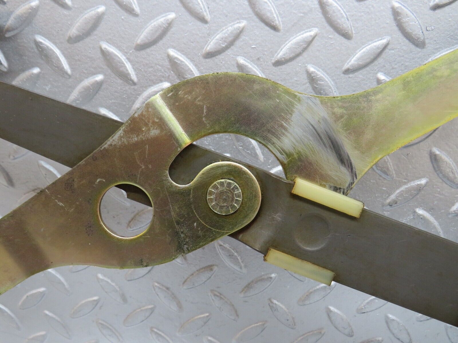 35503 Mercedes-Benz R107 280SL Front Left Power Window Regulator