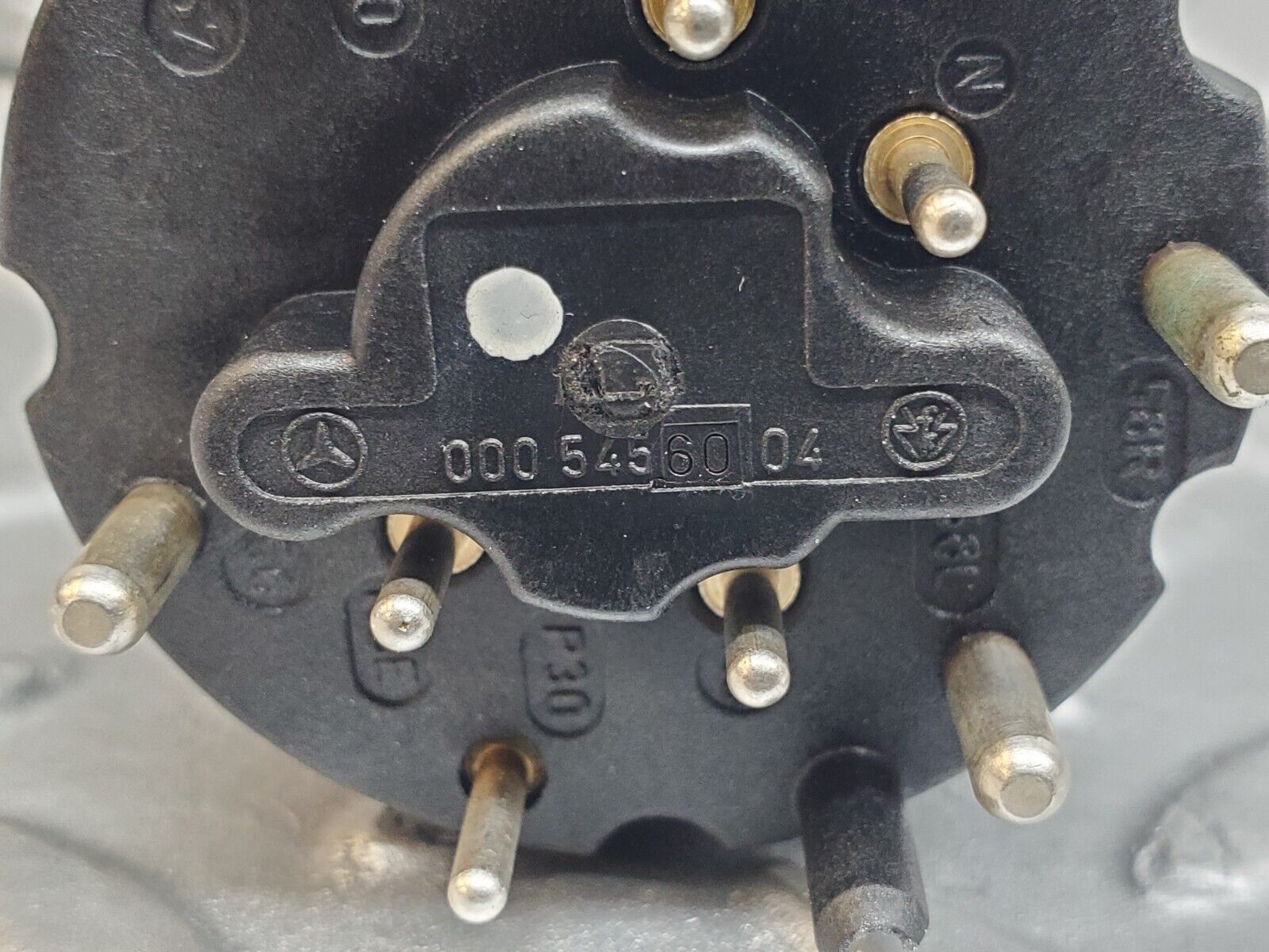 44730 Mercedes-Benz W124 220E Headlight Switch 0005456004