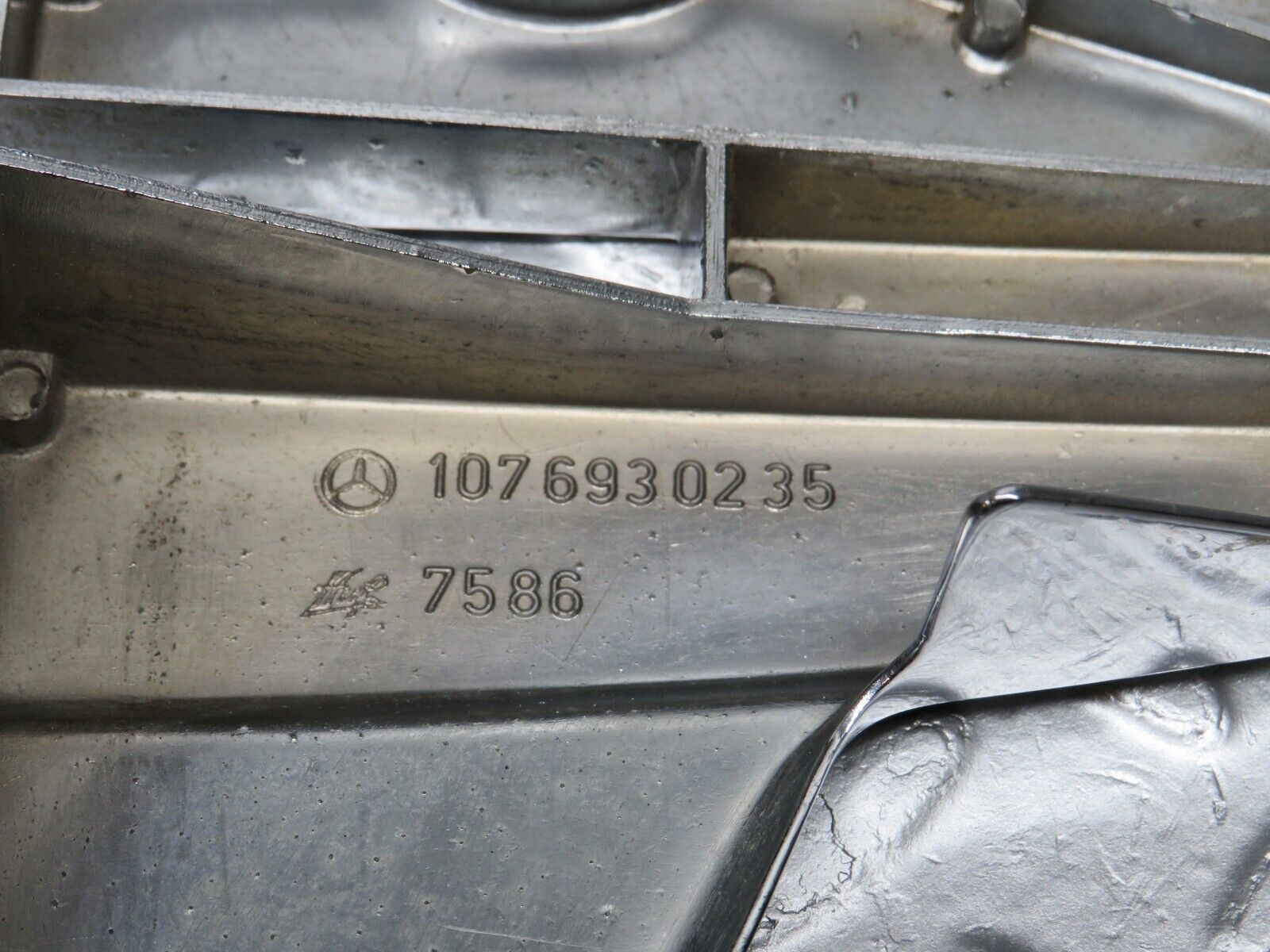 40005 Mercedes-Benz R107 350SL B Pillar Chrome Cover Right 1076930235