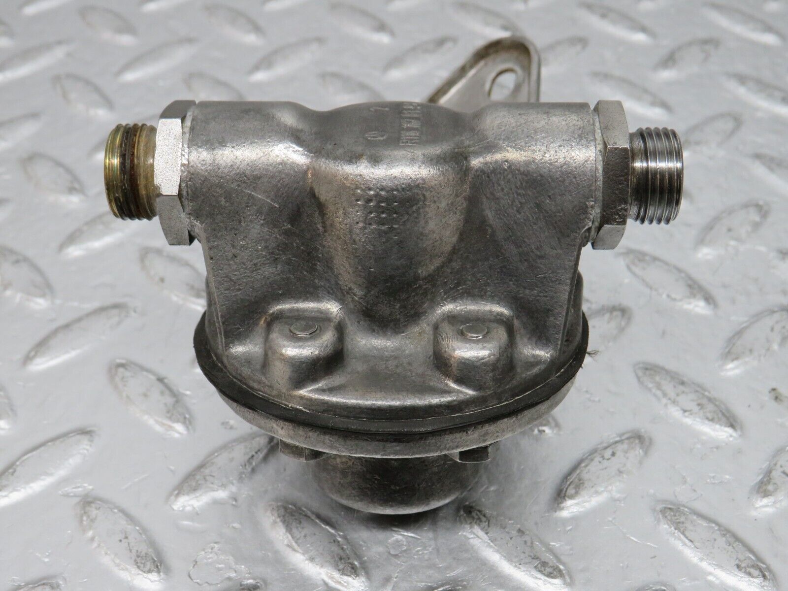 32788 Mercedes-Benz C107 R107 350 V8 Oil Pressure Damper 1161870194 1161870196
