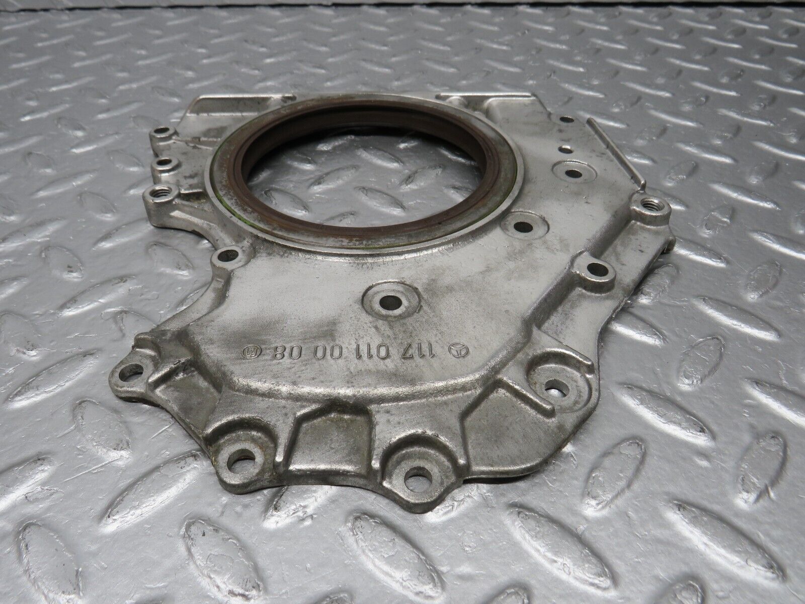 39154 Mercedes-Benz R107 500SL Crankshaft Rear Sealing Cover 1170110008