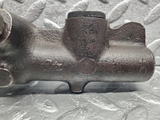 R107 SL brake master cylinder used OEM