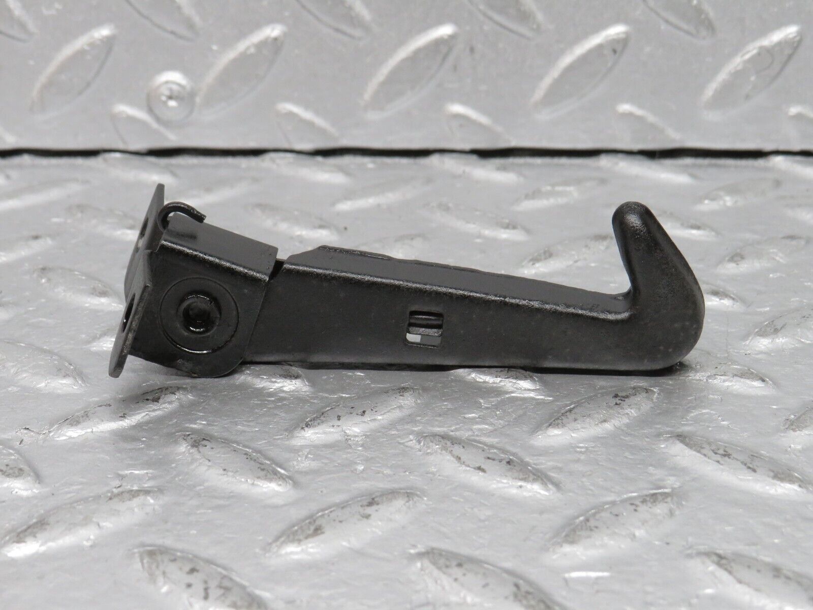 39252 Mercedes-Benz R107 500SL Bonnet Safety Latch