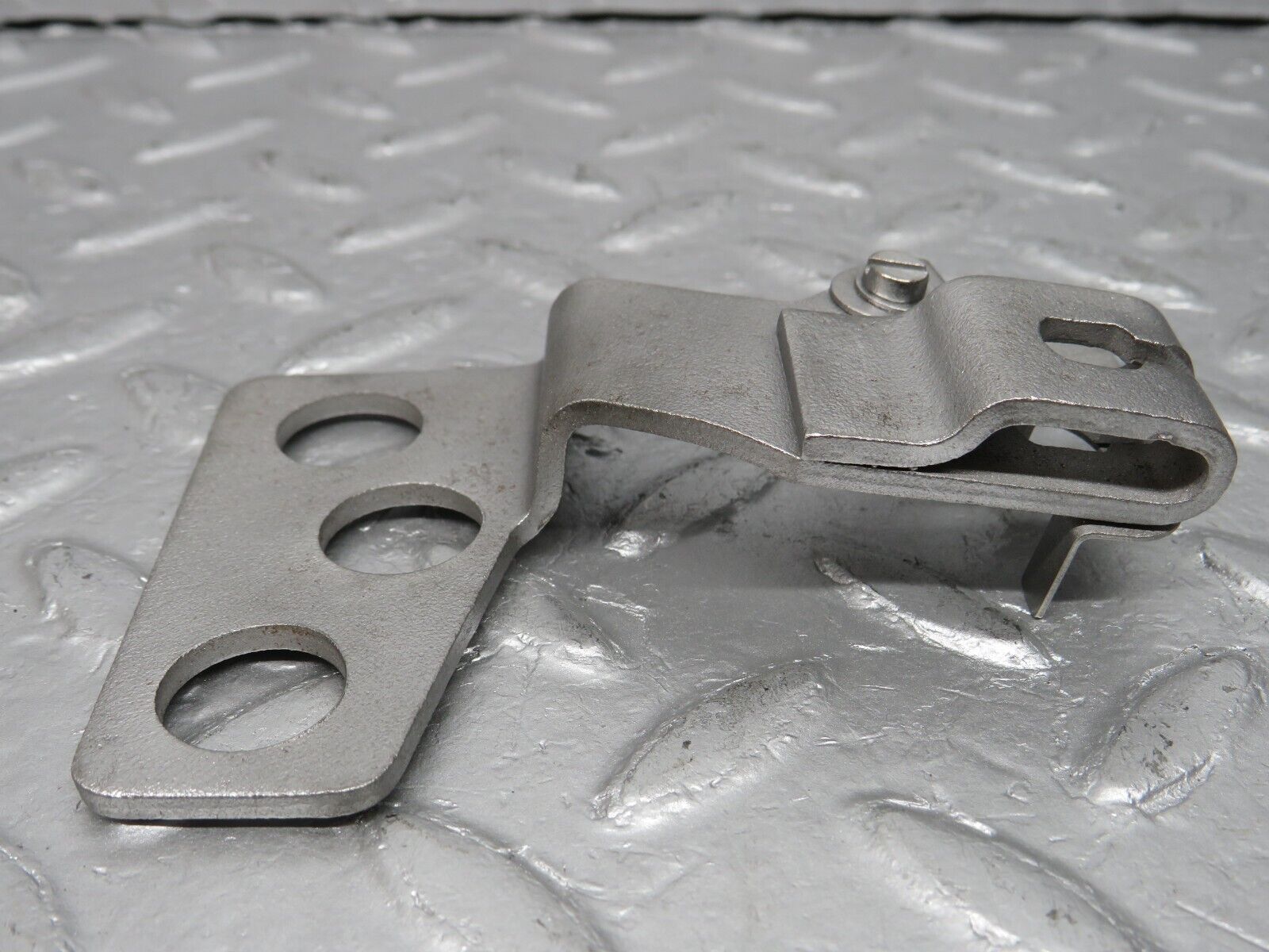 40167 Mercedes-Benz R107 350SL Automatic Gearbox Linkage Bracket