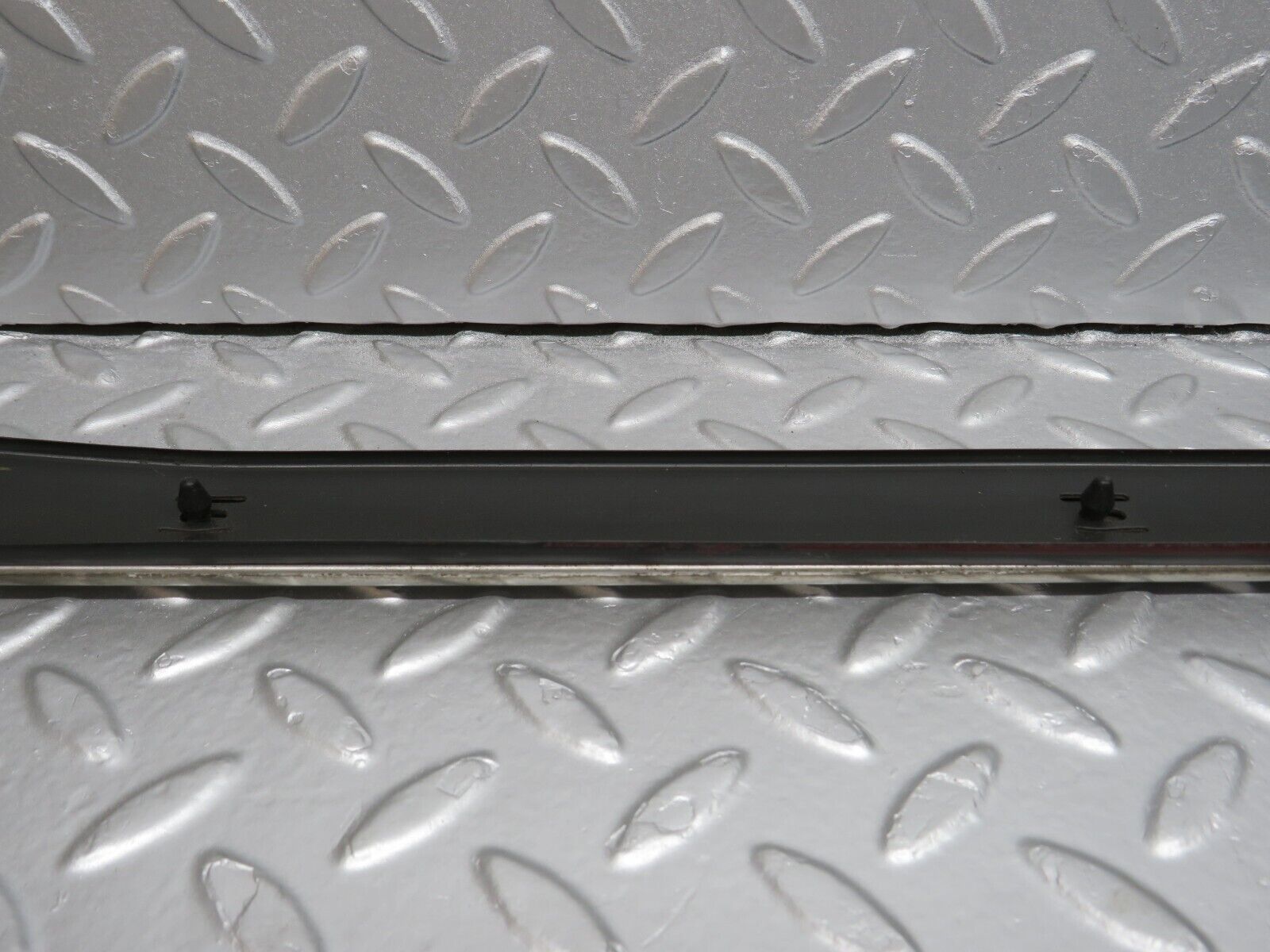 40199 Mercedes-Benz R107 Right Skirt Chrome Trim Strip