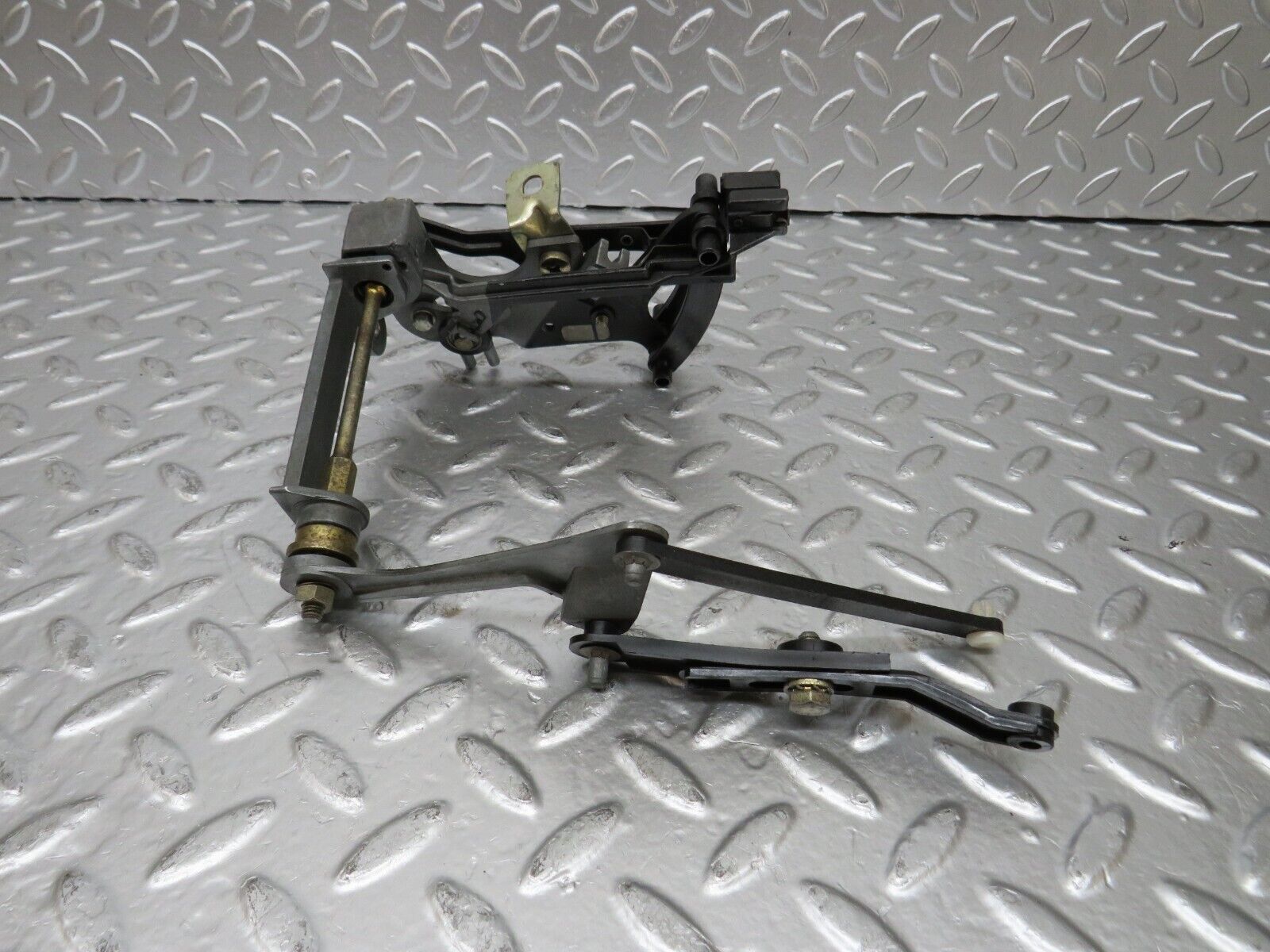 25099 Mercedes-Benz R107 C107 Heater Control Mechanism