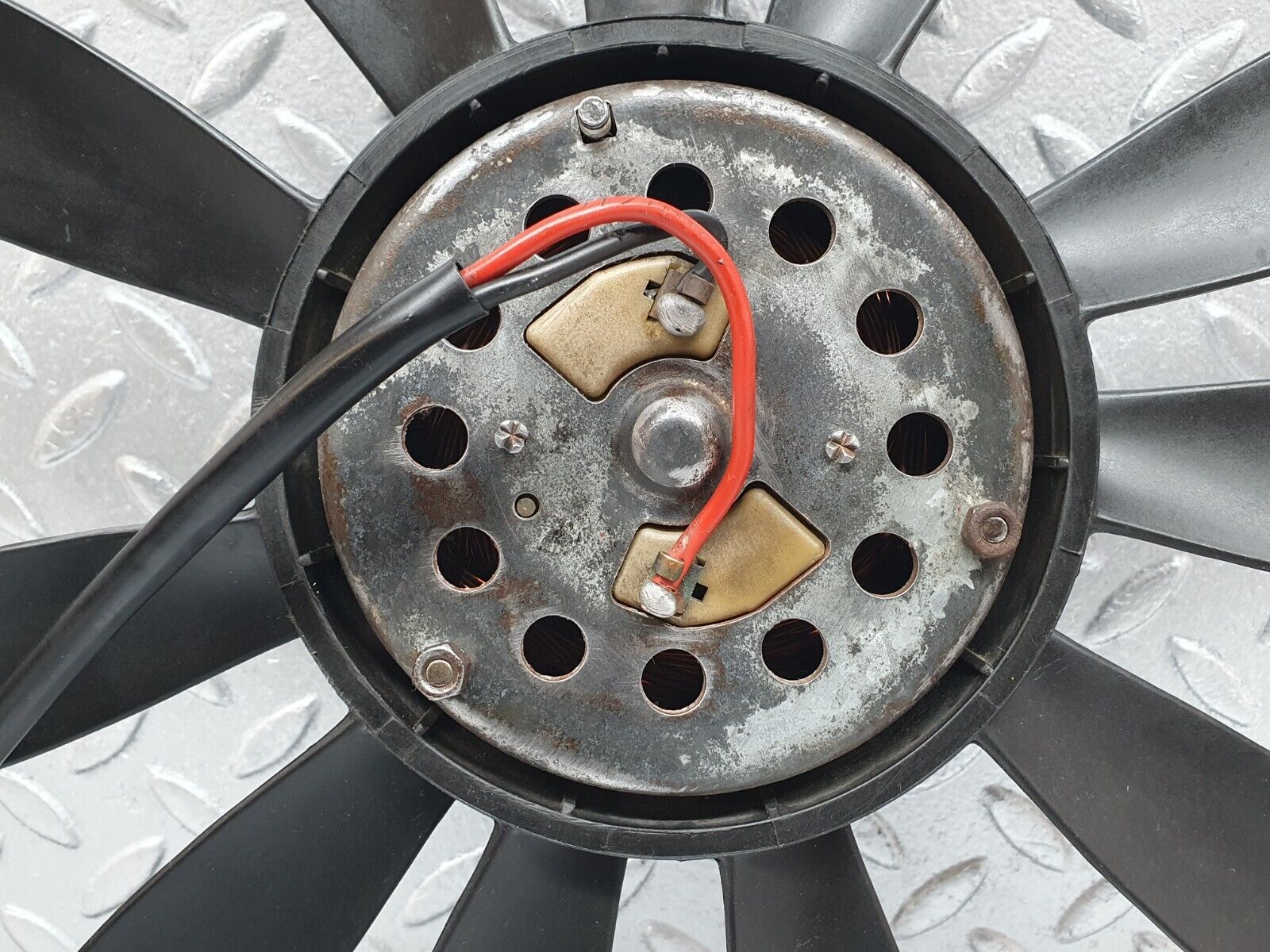 43808 Mercedes-Benz C126 380SEC Coupe Radiator Cooling Fan Bosch