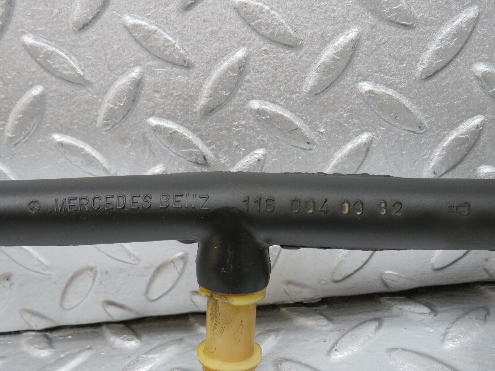 39162 Mercedes-Benz R107 500SL Air Intake Breather Hose Pipe 1160940982