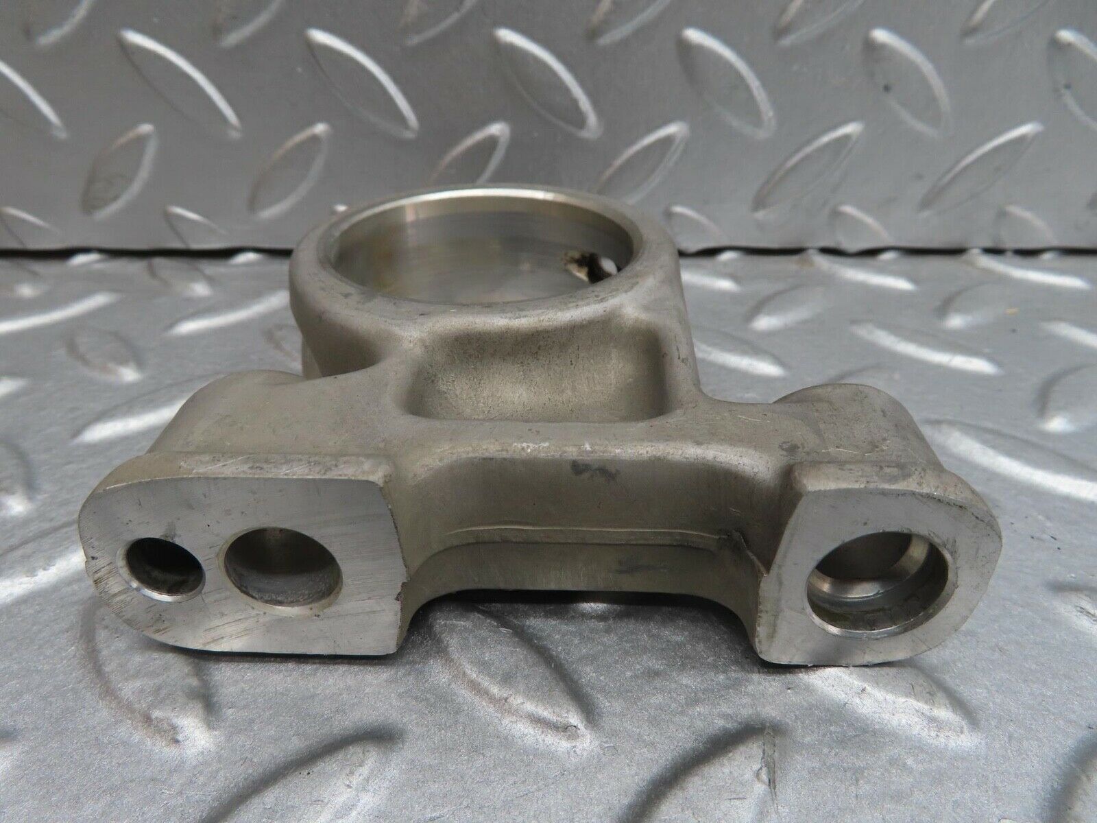 13732 Mercedes-Benz R107 450SL Camshaft Tower Bearing 1160512712