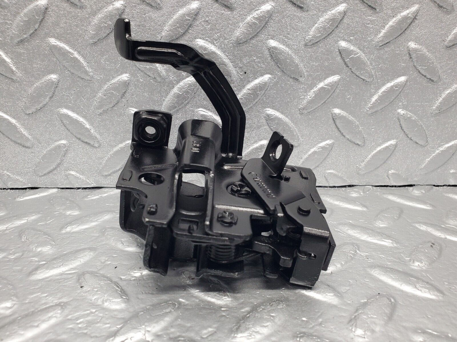 44051908