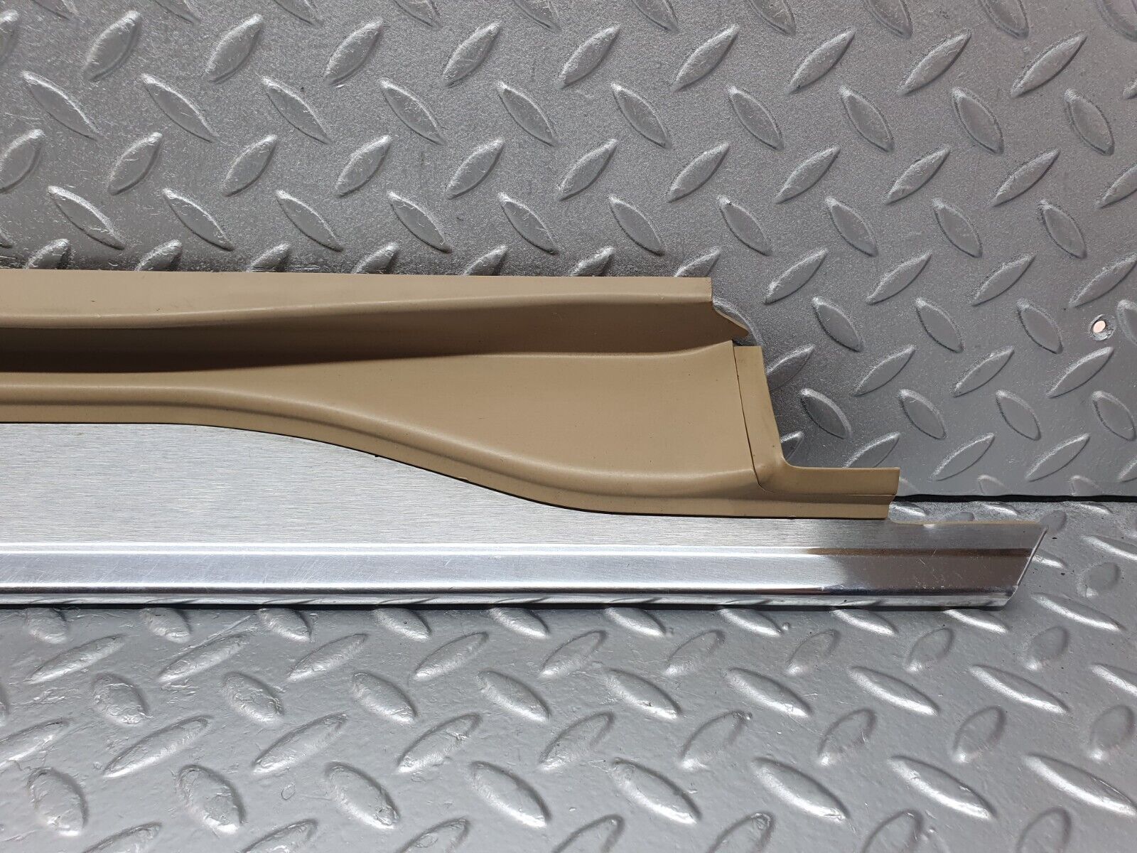 42444 Mercedes-Benz R129 320SL Coupe Right Door Sill Beige 1296800435
