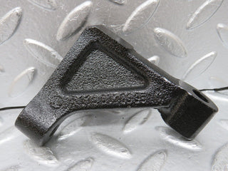 32757 Mercedes-Benz C107 R107 350 V8 Engine Mount Bracket Pair 1160110895 1160110995