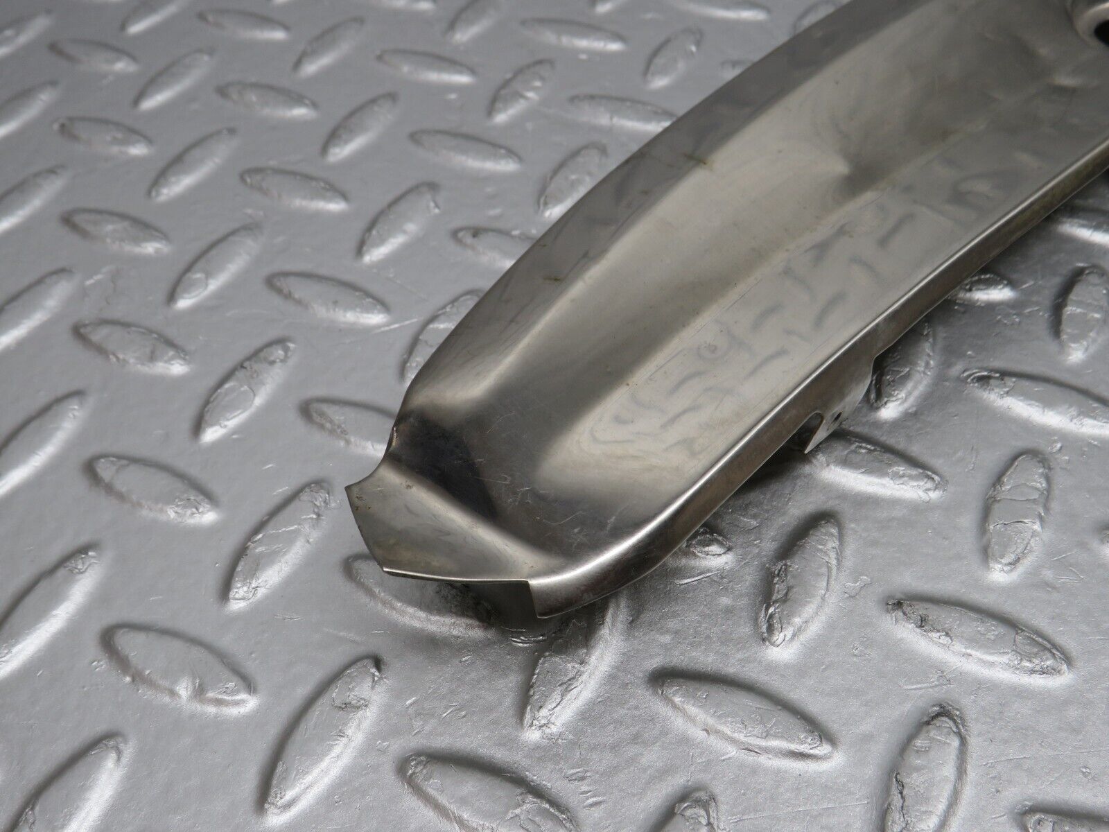 39168 Mercedes-Benz R107 500SL Windscreen Top Chrome Trim