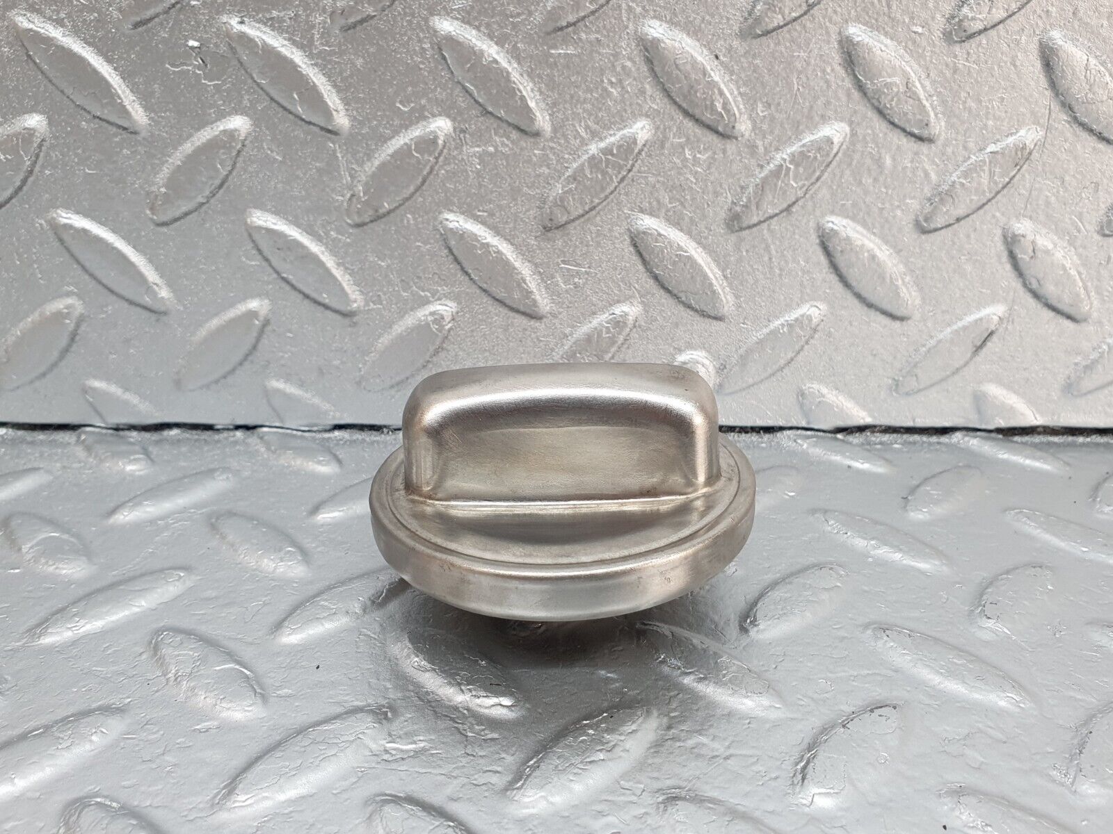 42893 Mercedes-Benz W201 190 2.0L Fuel Tank Cap 1244700005