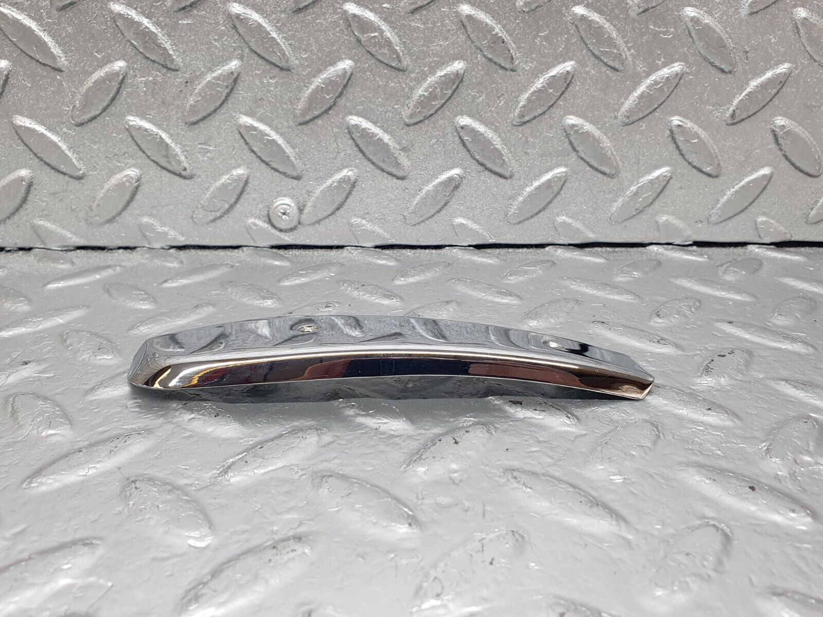 43967 Mercedes-Benz C123 230CE Coupe Left Door Chrome Front Cover