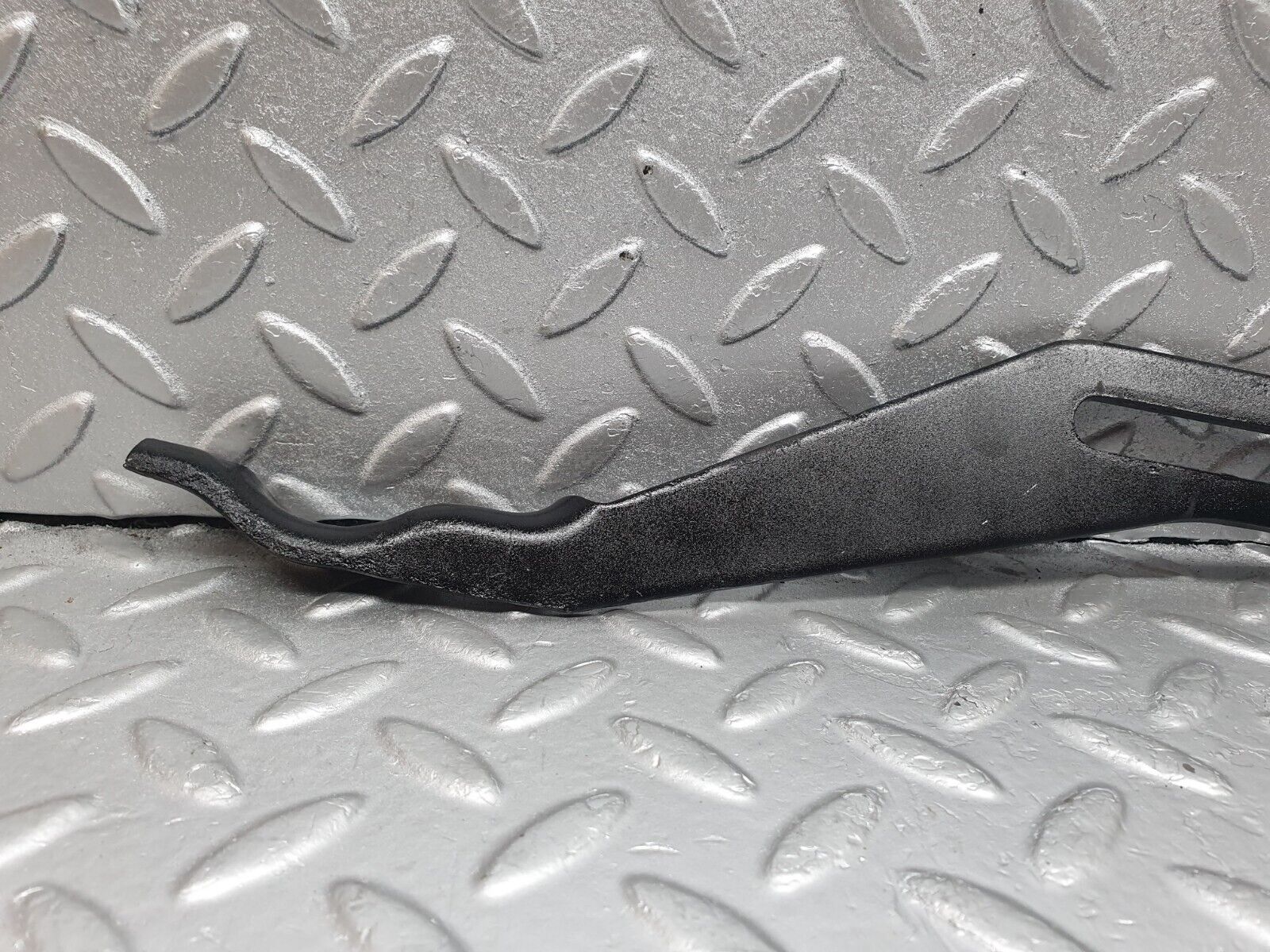 43514 Mercedes-Benz C126 380SEC Coupe Exhaust Bracket
