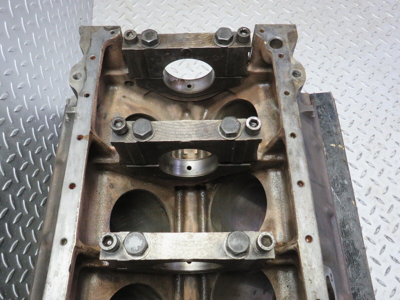 39979 Mercedes-Benz R107 350SL Engine Block 116.984 1160110801