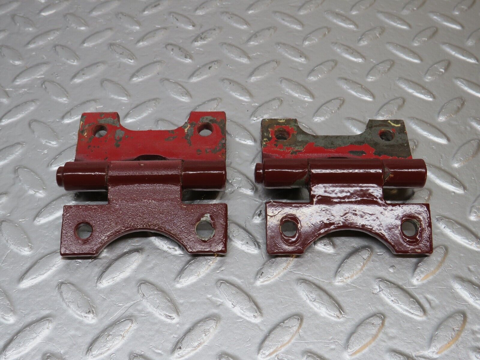 40030 Mercedes-Benz R107 350SL Door Hinge Right Side