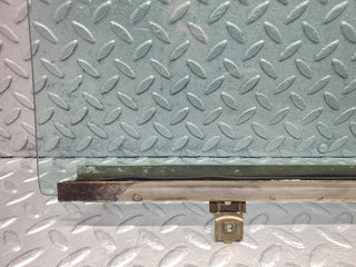 S123 Wagon rear right window glass used OEM