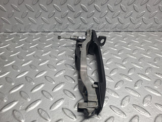 W124 Wagon left door exterior handle with key used OEM