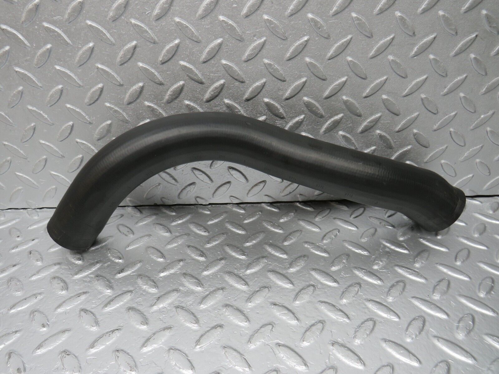 39875 Mercedes-Benz R107 350SL Radiator Hose Pipe 1075010082