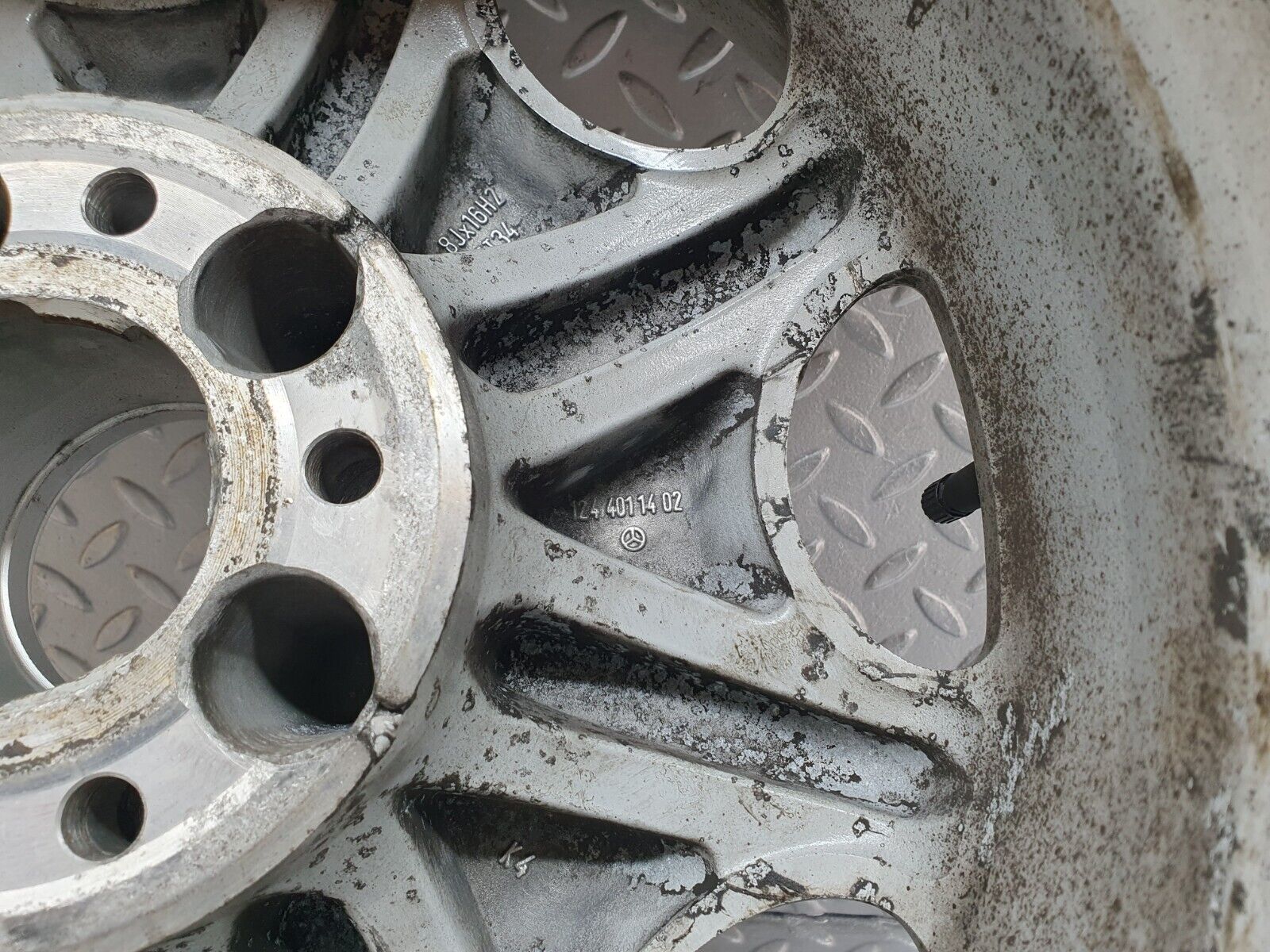 42631 Mercedes-Benz R129 320SL Coupe Alloy Wheel 8Jx16H2 ET34 1244011402