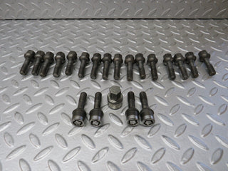 37998 Mercedes-Benz A124 Cabriolet Alloy Wheel Lug Bolt Set With Locking Bolts M12x1.5