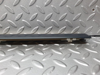 41804 Mercedes-Benz W202 C200 Front Right Door Centre Moulding Trim 2026909462