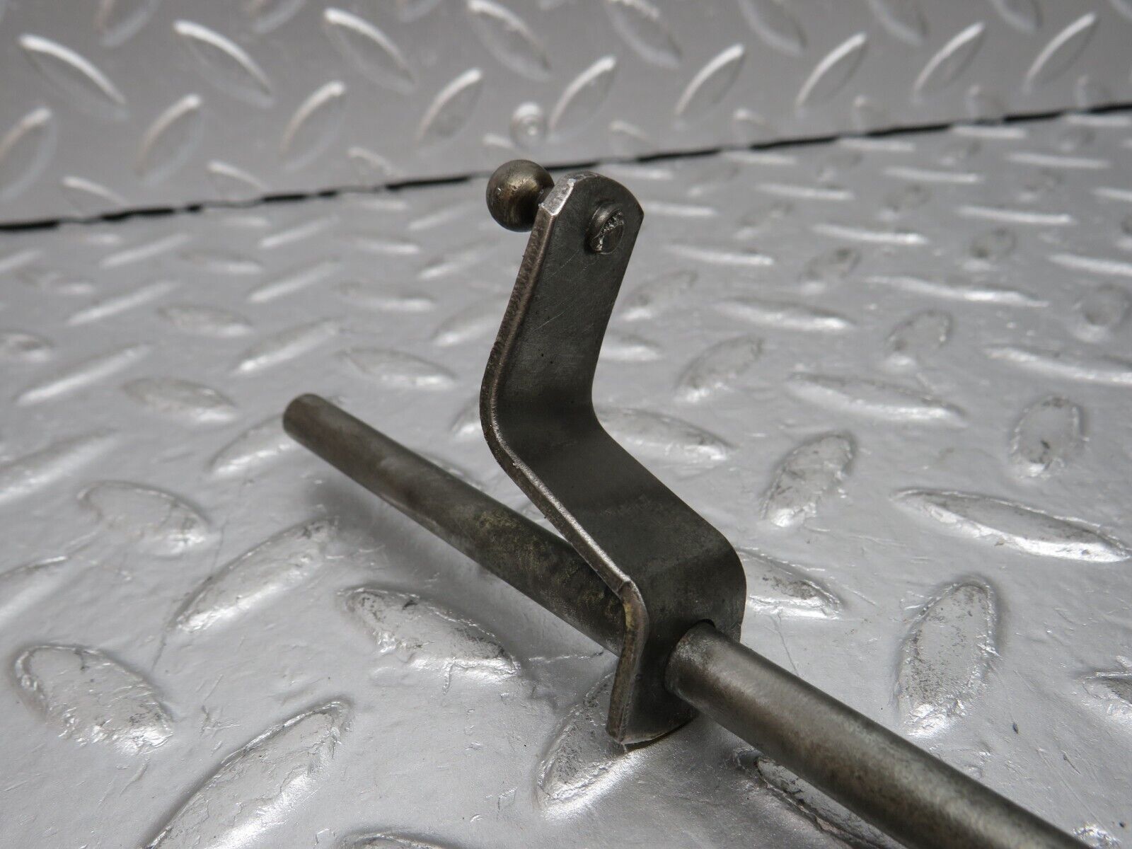 32784 Mercedes-Benz C107 R107 350 V8 Accelerator Pedal Linkage