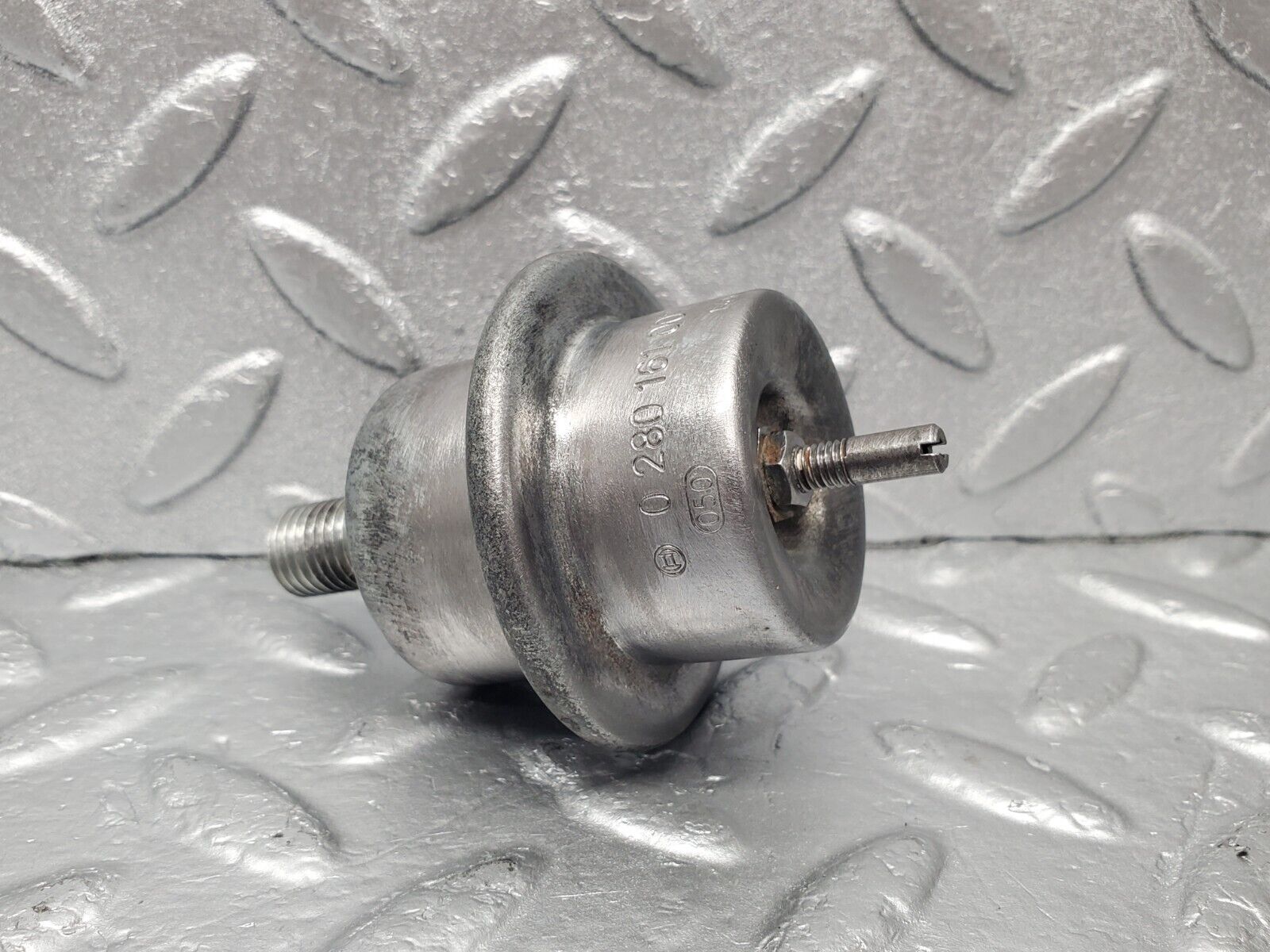 46589 Mercedes-Benz C123 280CE Coupe Fuel Pressure Regulator Bosch 0280161007