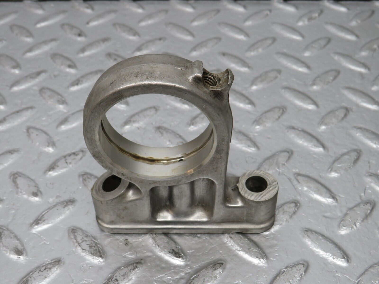 32792 Mercedes-Benz C107 R107 350 V8 Camshaft Tower Bearing 1160512118