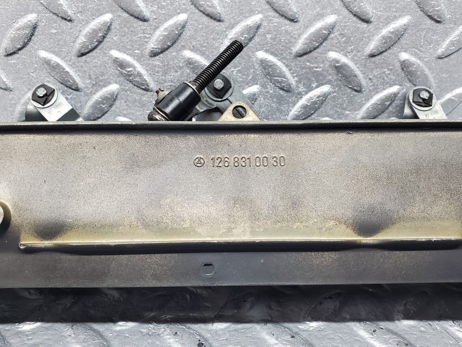 45925 Mercedes-Benz W126 420SE Dashboard Centre Air Vent 1268300654 1268310030 1268310130