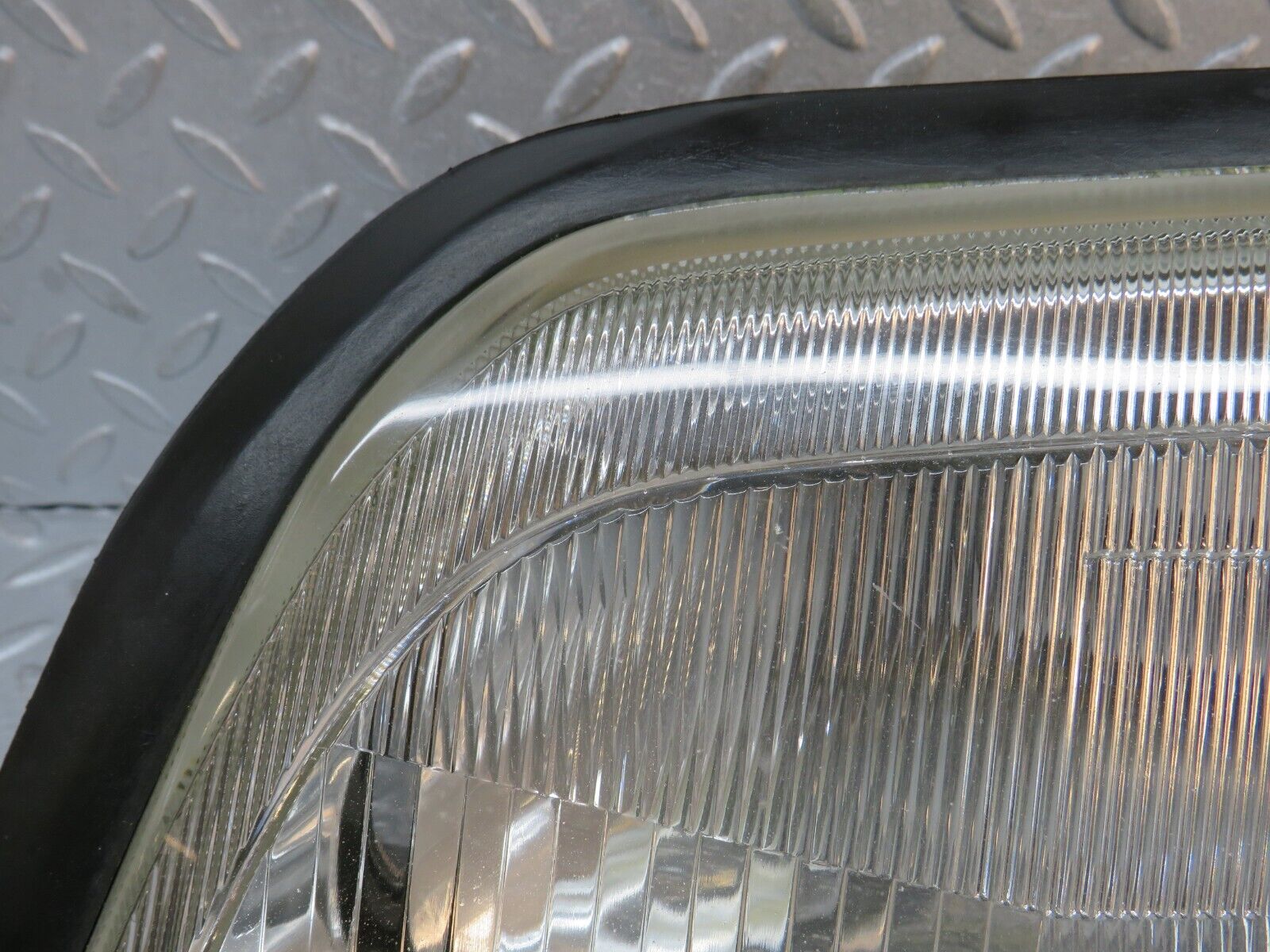 39679 Mercedes-Benz R129 320SL Headlight Bosch Left Side 0301090721 1298207361