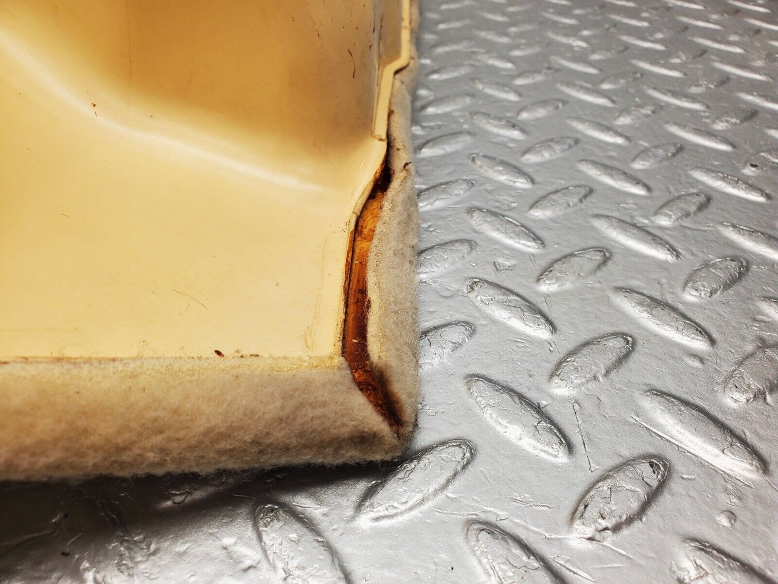 46889 Mercedes-Benz R129 320SL Coupe Trunk Boot Battery Cover Beige 1296930433 1296903230