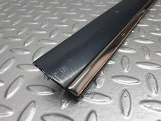 41805 Mercedes-Benz W202 C200 Front Left Door Centre Moulding Trim 2026909362