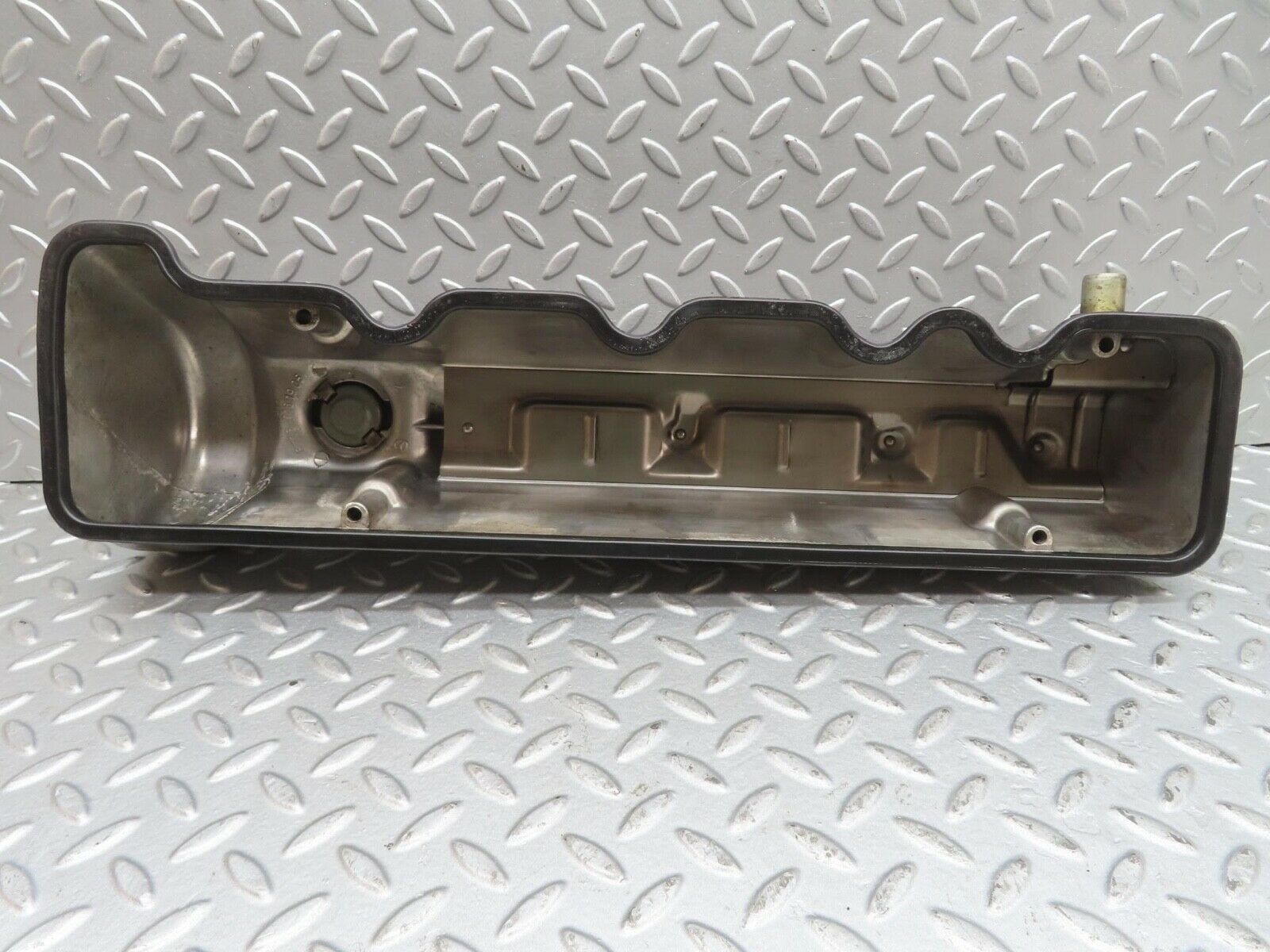 13827 Mercedes-Benz R107 450SL Cylinder Head Valve Cover Right Side 1160161905