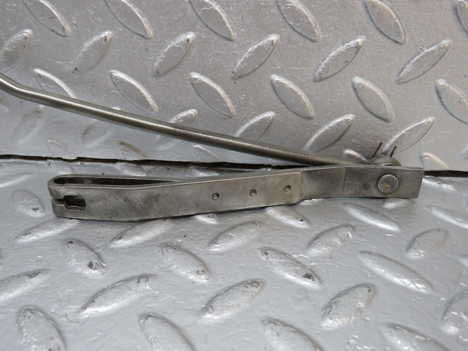 39932 Mercedes-Benz R107 350SL Automatic Gearbox Linkage