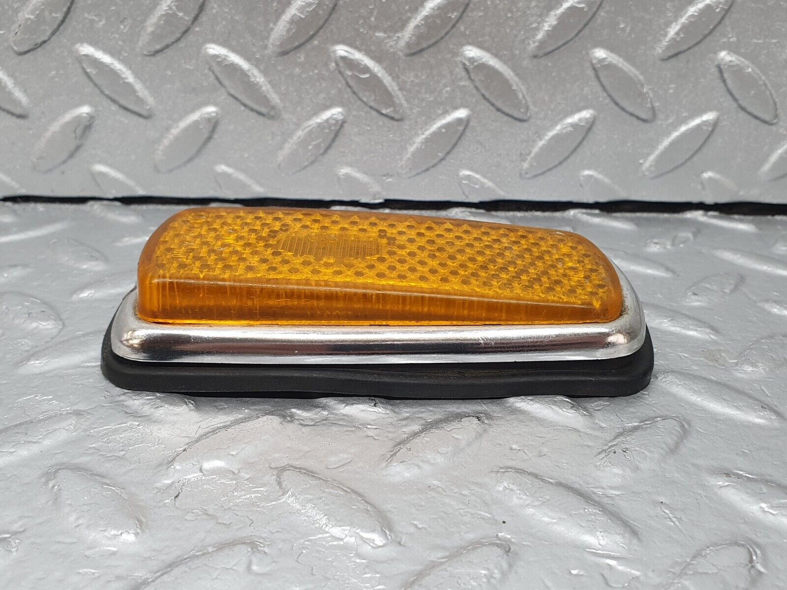 43120 Mercedes-Benz W108 280SE Front Right Side Position Light 0008260441