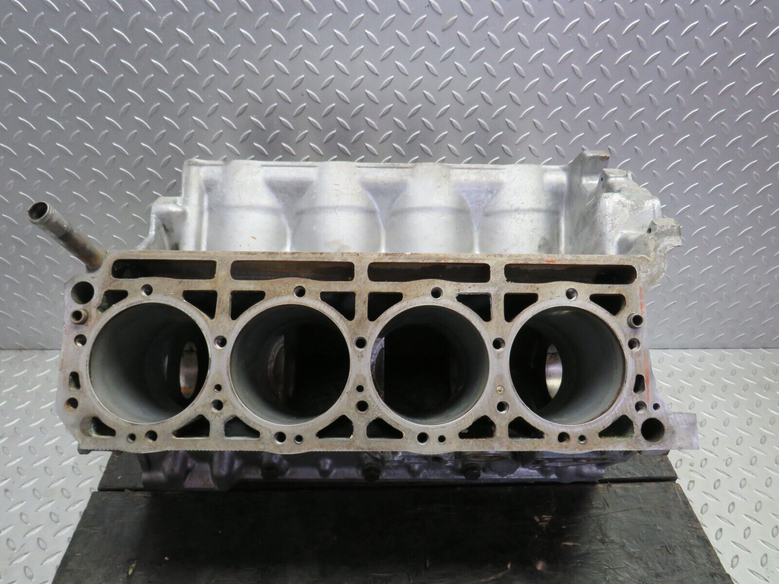 39319 Mercedes-Benz R107 500SL Engine Block M117.962 1170112401