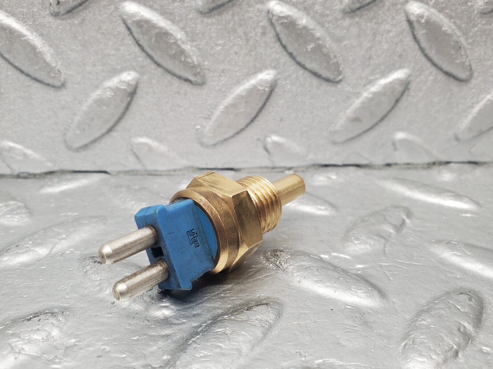 46215 Mercedes-Benz W124 280E Coolant Temperature Sensor VDO 0085424517