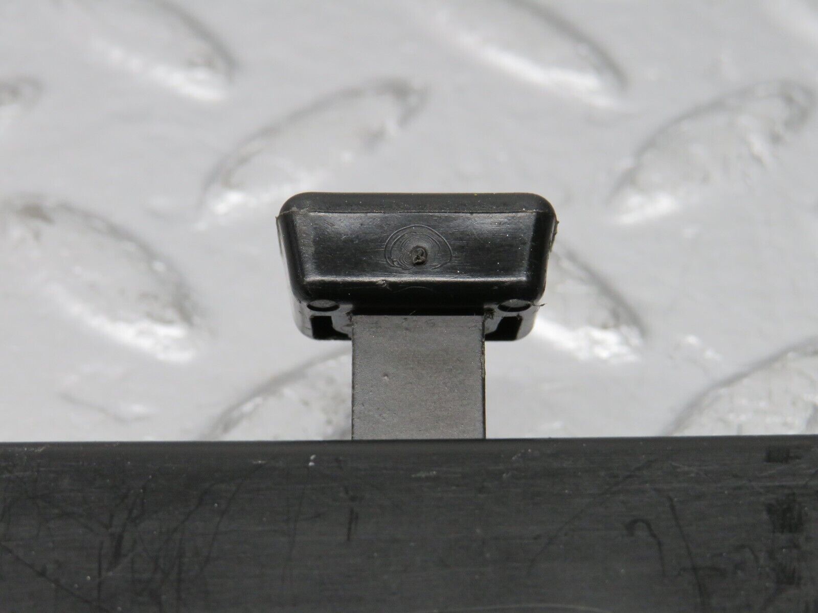 39202 Mercedes-Benz R107 500SL Air Vent Control Lever Left 1078300385