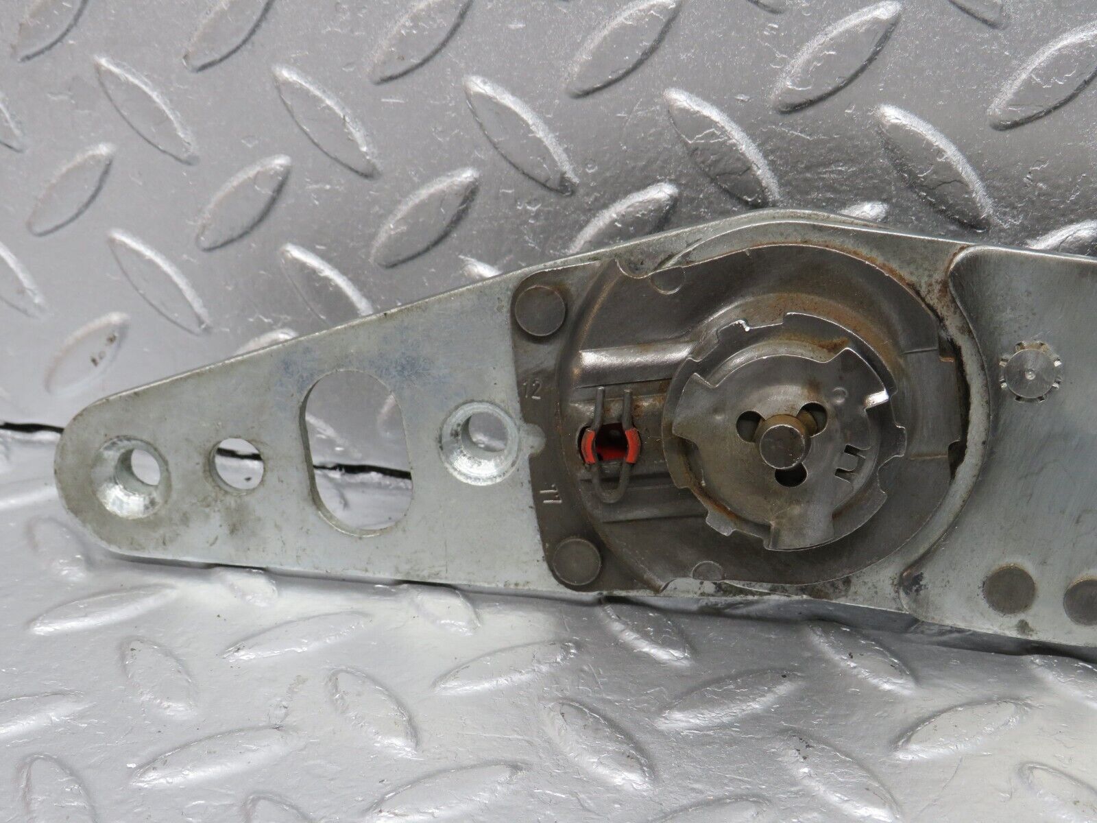 40015 Mercedes-Benz R107 350SL Front Right Seat Hinge 0009109285