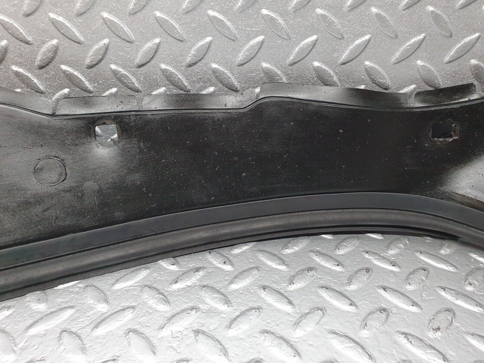 41931 Mercedes-Benz W202 C200 Front Left Inner Fender Wing Splash Guard 2026980130