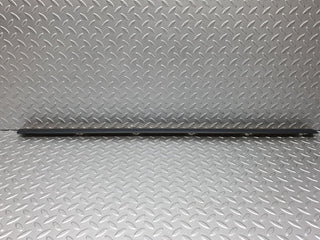 41804 Mercedes-Benz W202 C200 Front Right Door Centre Moulding Trim 2026909462